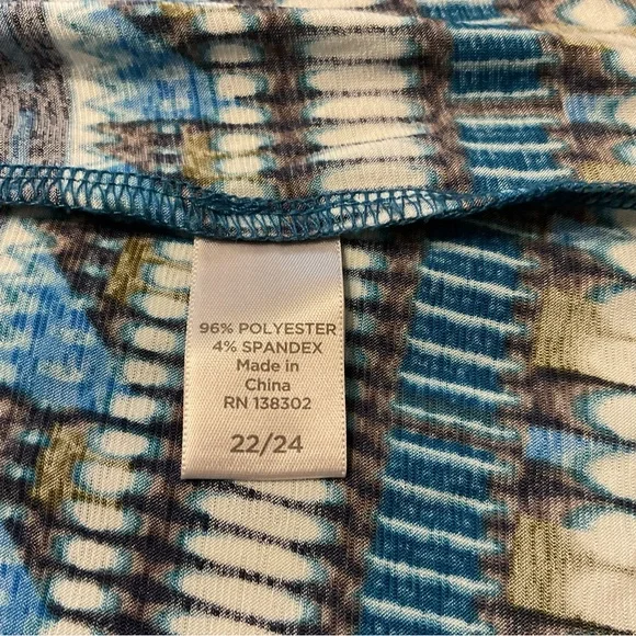 NEW WITHOUT TAGS AVENUE PLUS SIZE TOP 22/24 MULTI COLORS - Picture 13 of 16